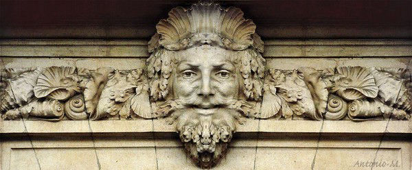 Mascaron palais de justice